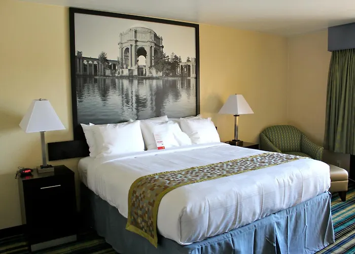 Super 8 By Wyndham Vallejo/Napa Valley