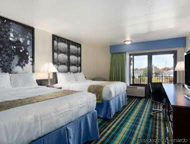 Super 8 By Wyndham Vallejo/napa Valley Vallejo