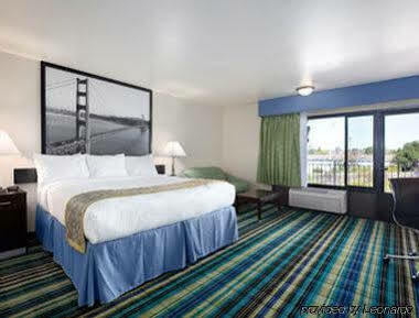 Super 8 By Wyndham Vallejo/napa Valley