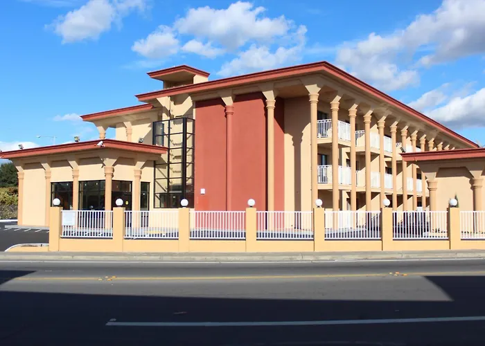 Super 8 by Wyndham Vallejo/Napa Valley