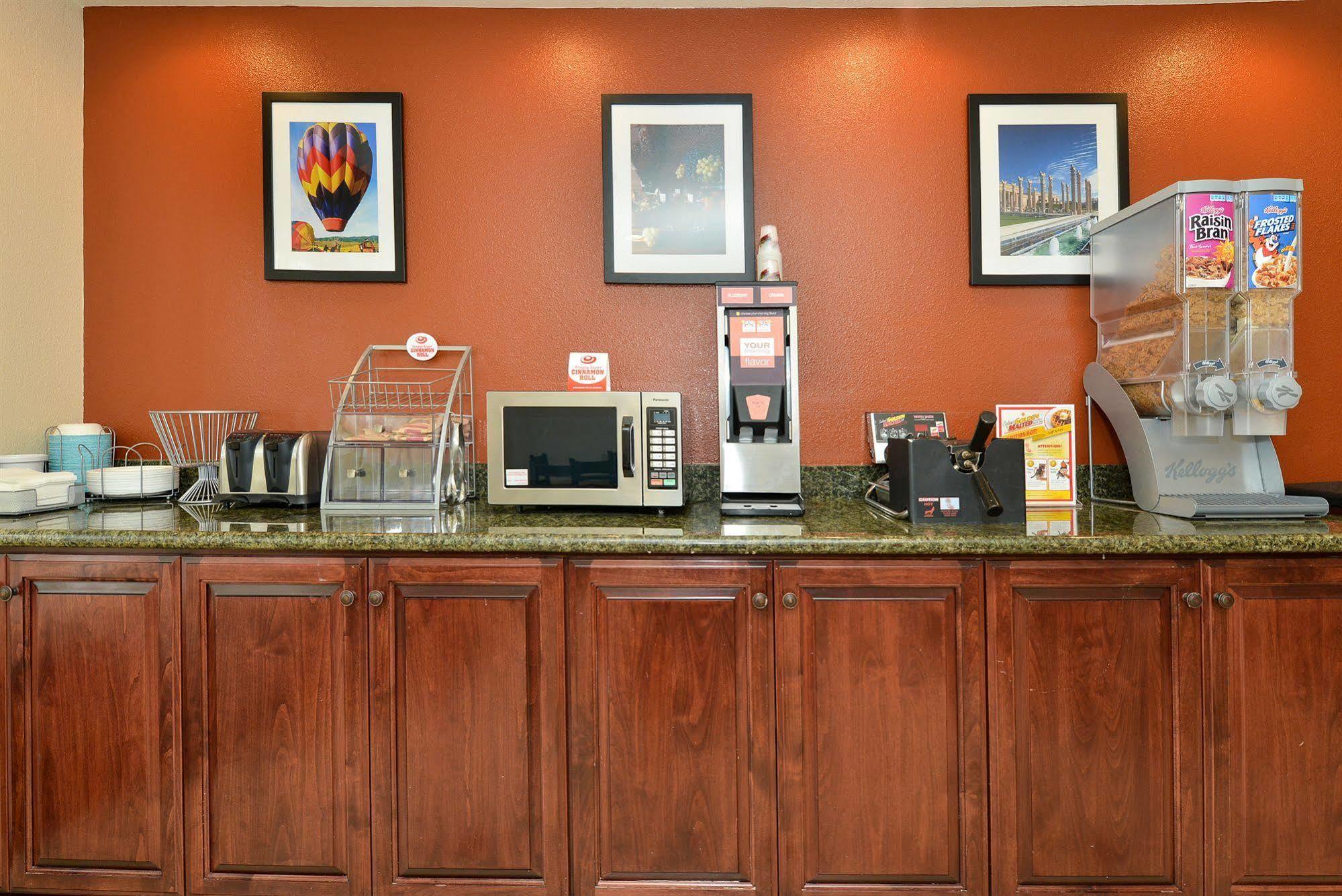 Super 8 By Wyndham Vallejo/napa Valley Hotel 3*